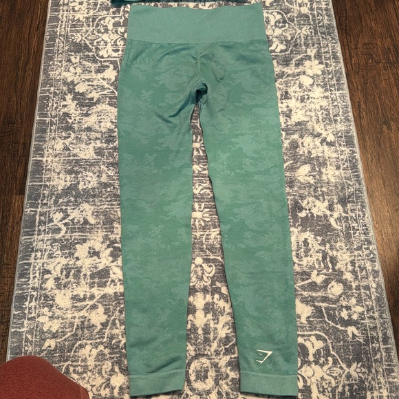 Gymshark bra & scrunchbutt leggings matching set - Picture 4 of 5